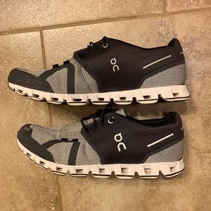 On Cloud Men’s Running Shoes Size 9